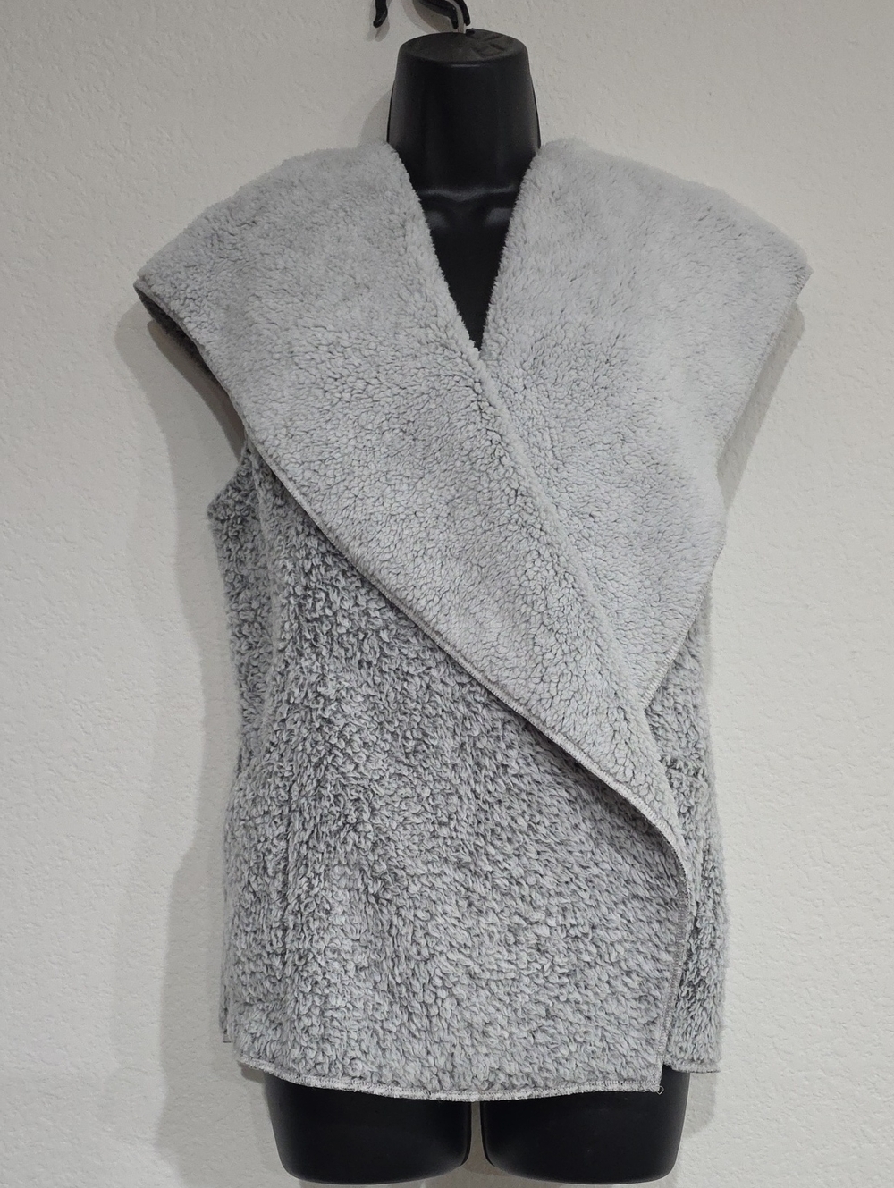 Soft Surroundings | Women's Gray Hues Sherpa Pockets Open Front Hoodie Vest M